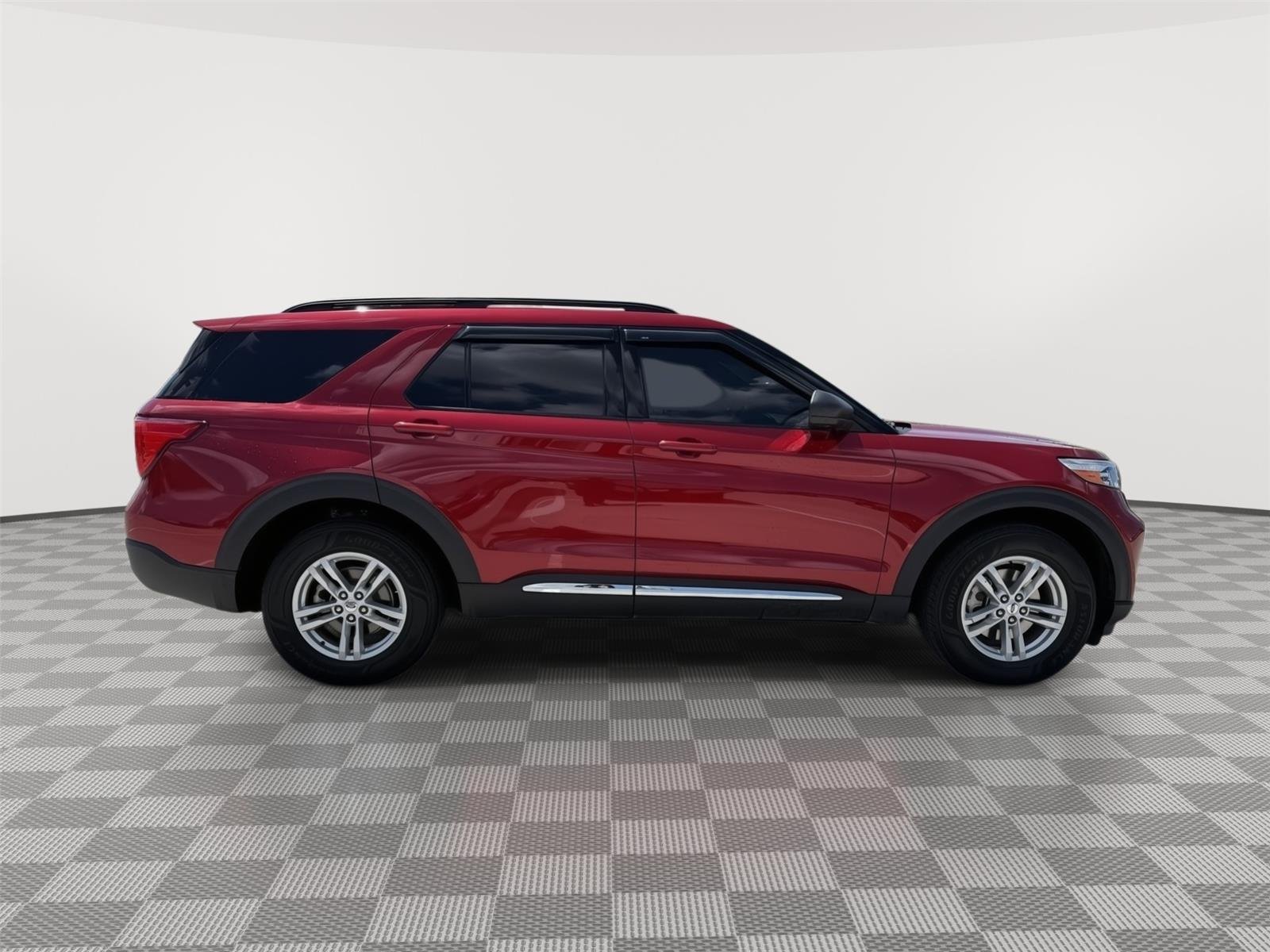 Used 2020 Rapid Red Metallic Tinted Clearcoat Ford XLT image 7