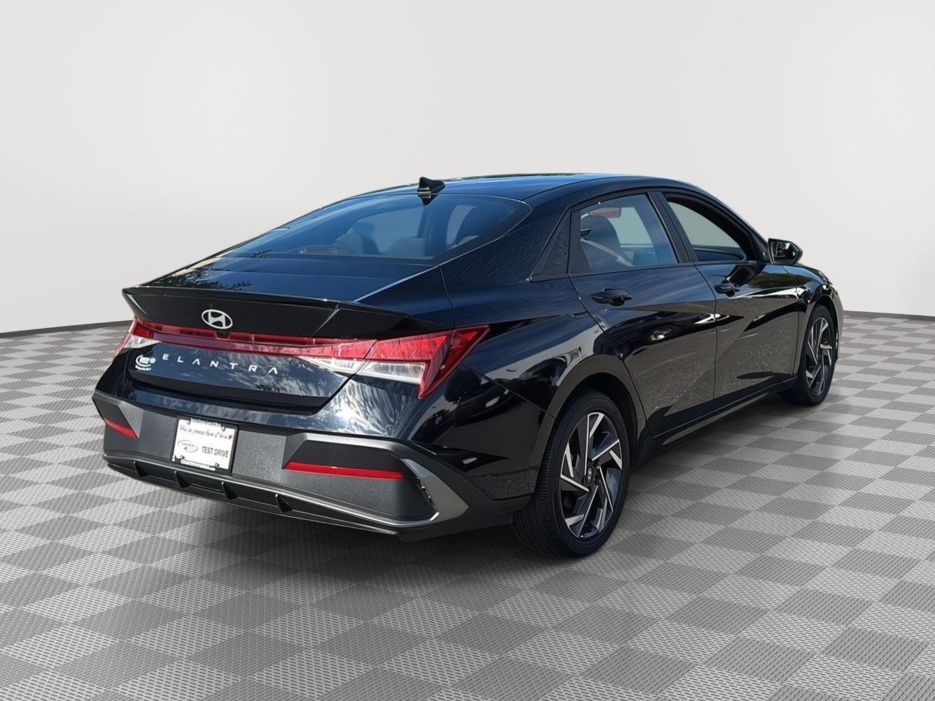 2025 Hyundai Elantra SEL - Photo 5