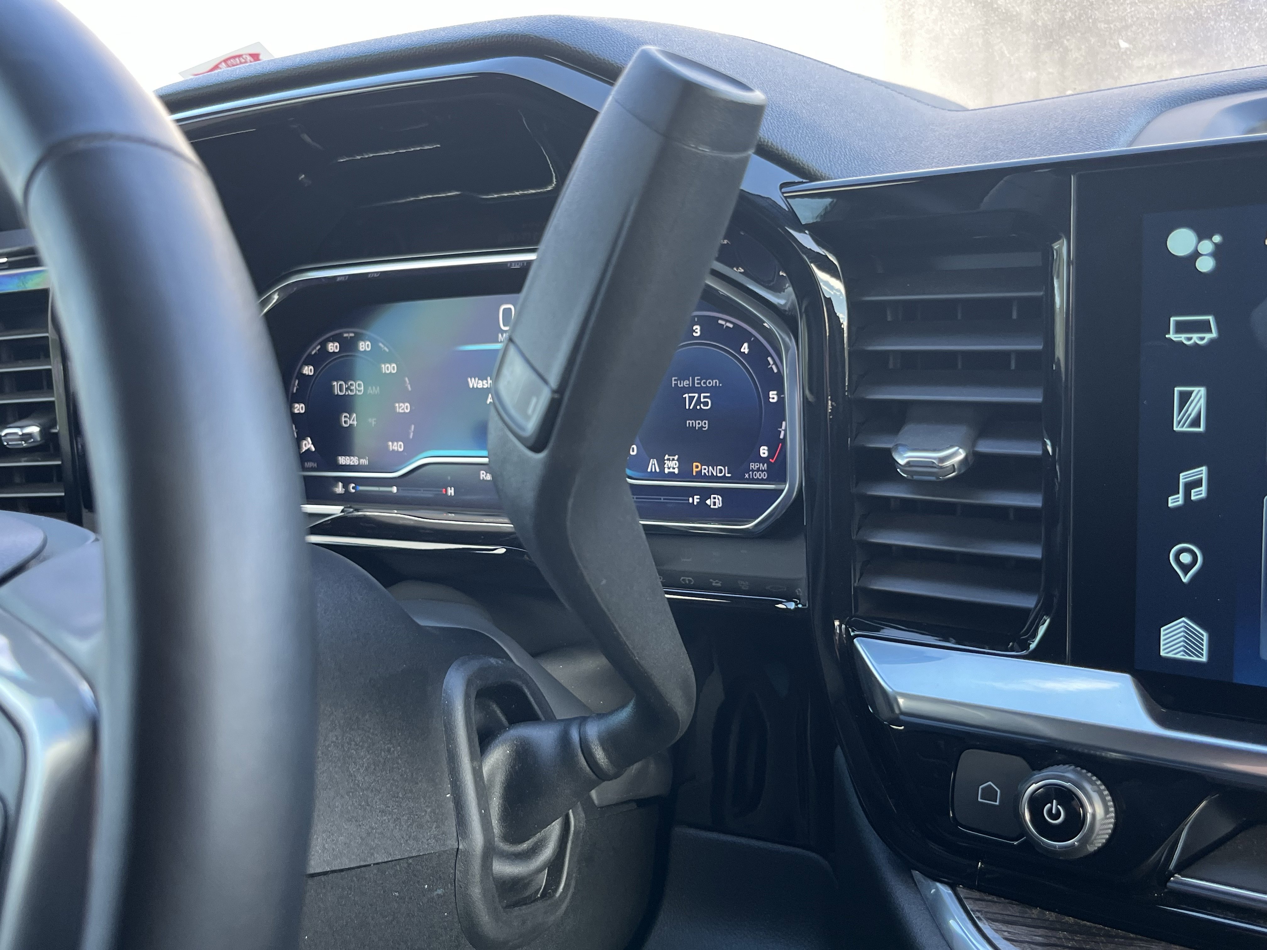 2024 Chevrolet Silverado 1500 LT photo 3