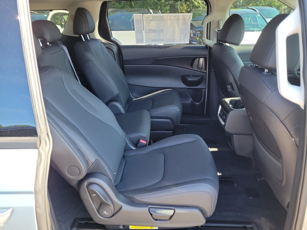 New 2026 Ivory Silver Kia SX Prestige image 12
