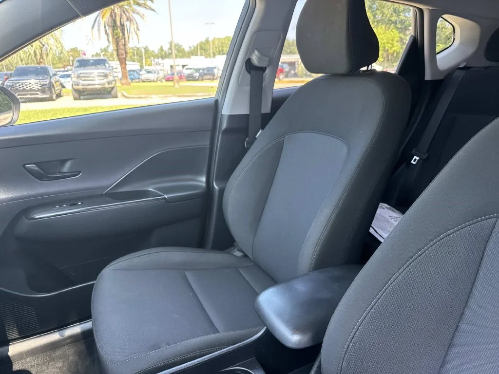 Used 2025 Gray Hyundai SEL image 28