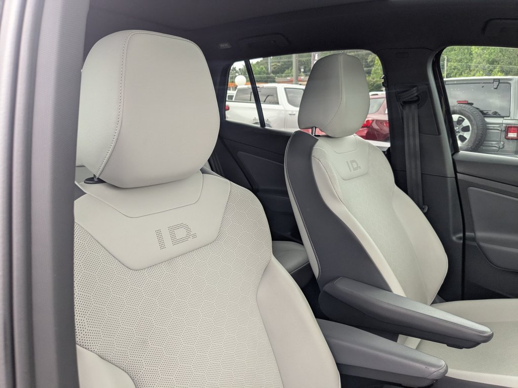 Used 2021  Volkswagen Pro S image 25