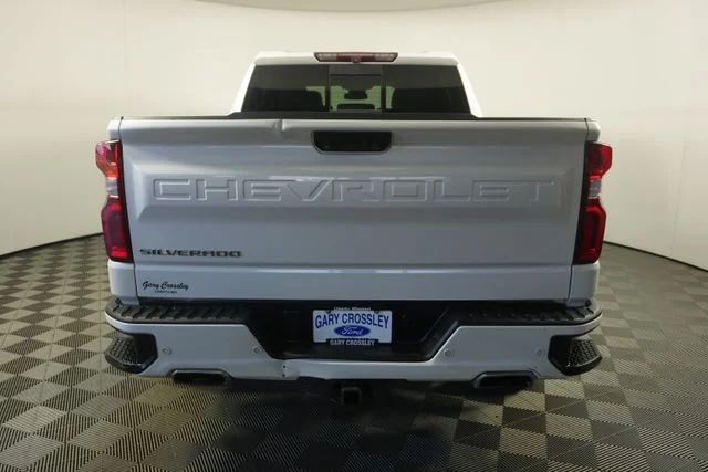 Used 2022 Iridescent Pearl Tricoat Chevrolet High Country image 4