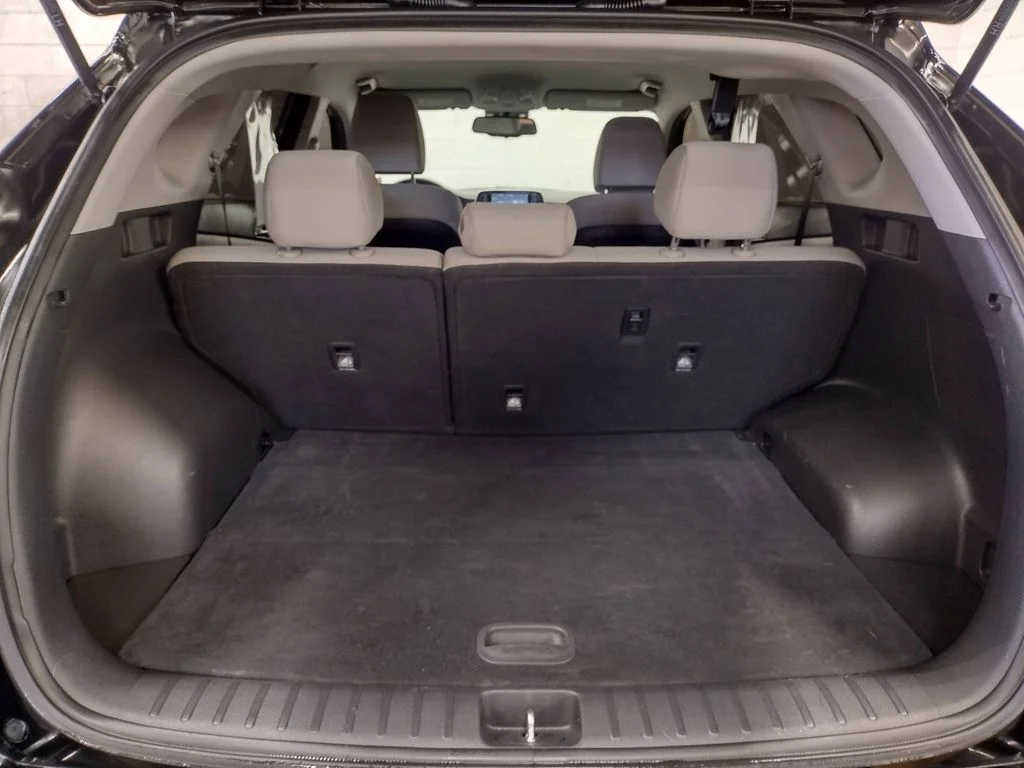 Used 2020 Black Hyundai SEL image 17