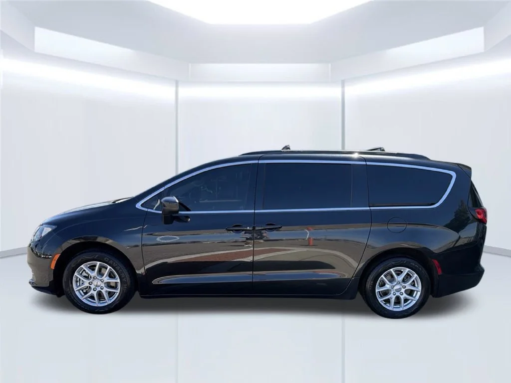 Used 2021 Black Chrysler LXI image 3