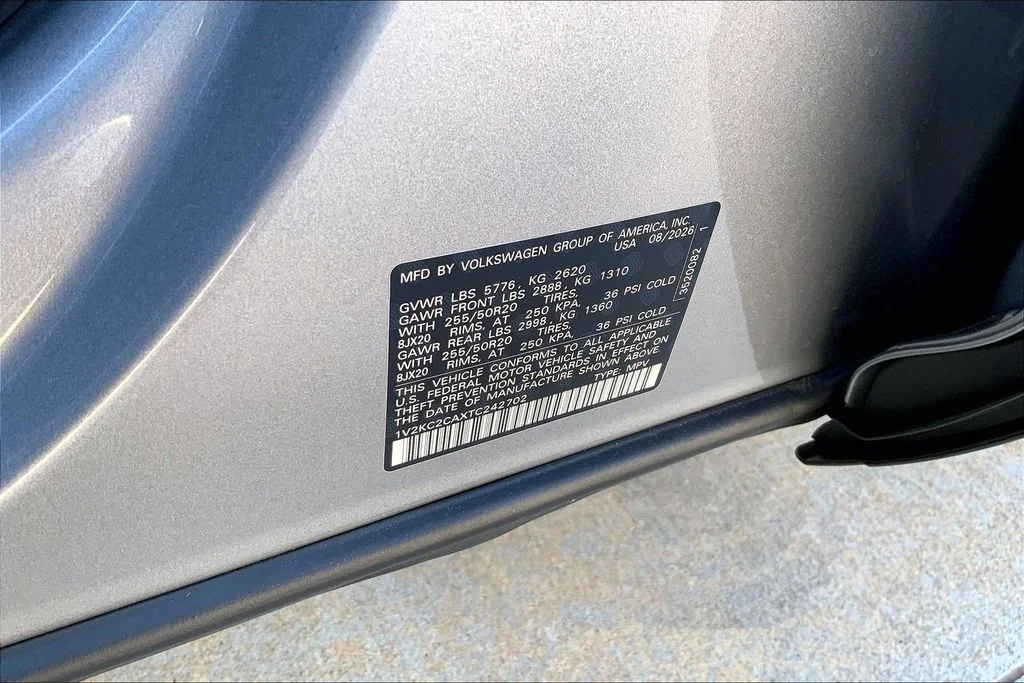 New 2026 Silver Mist Metallic Volkswagen 2.0T SE w/Technology image 8