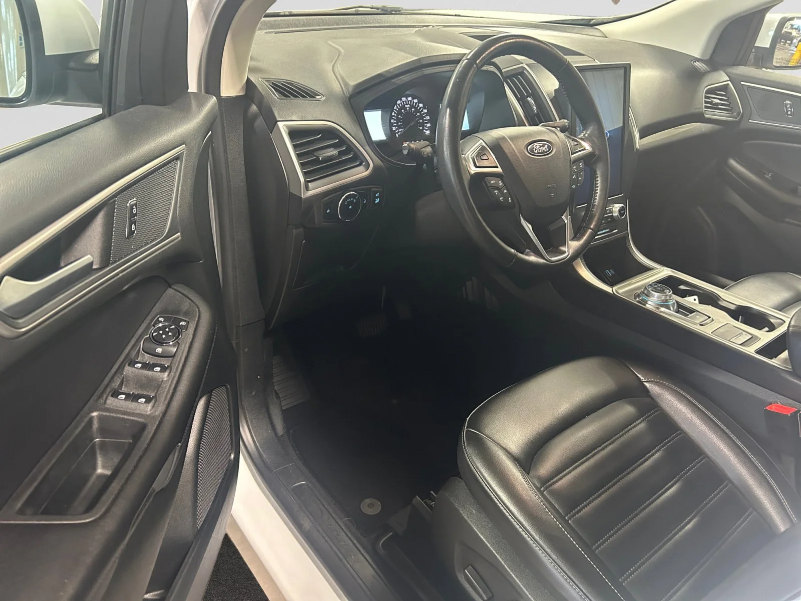 Used 2023 OXF WHITE Ford SEL AWD image 13