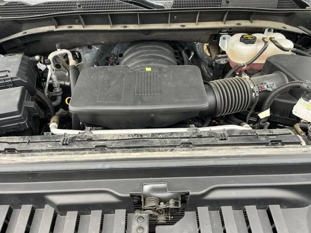Used 2025 Sterling Metallic GMC AT4 image 30