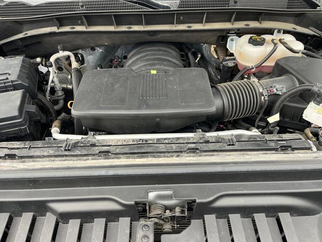 Used 2025 Sterling Metallic GMC AT4 image 30