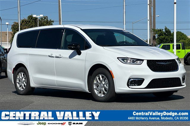 New 2025 Chrysler Pacifica Select Mini-van, Passenger in Modesto