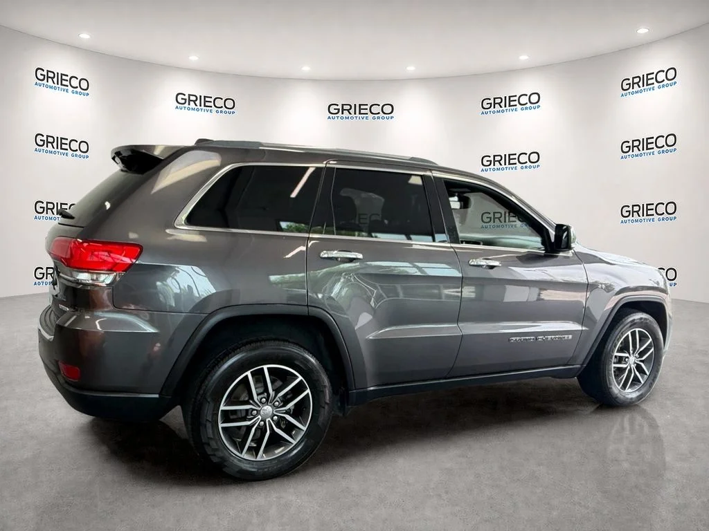Used 2018 Gray Jeep Limited image 7