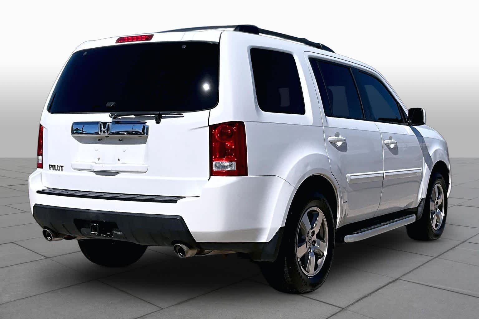 Used 2011 Taffeta White Honda EX-L image 11
