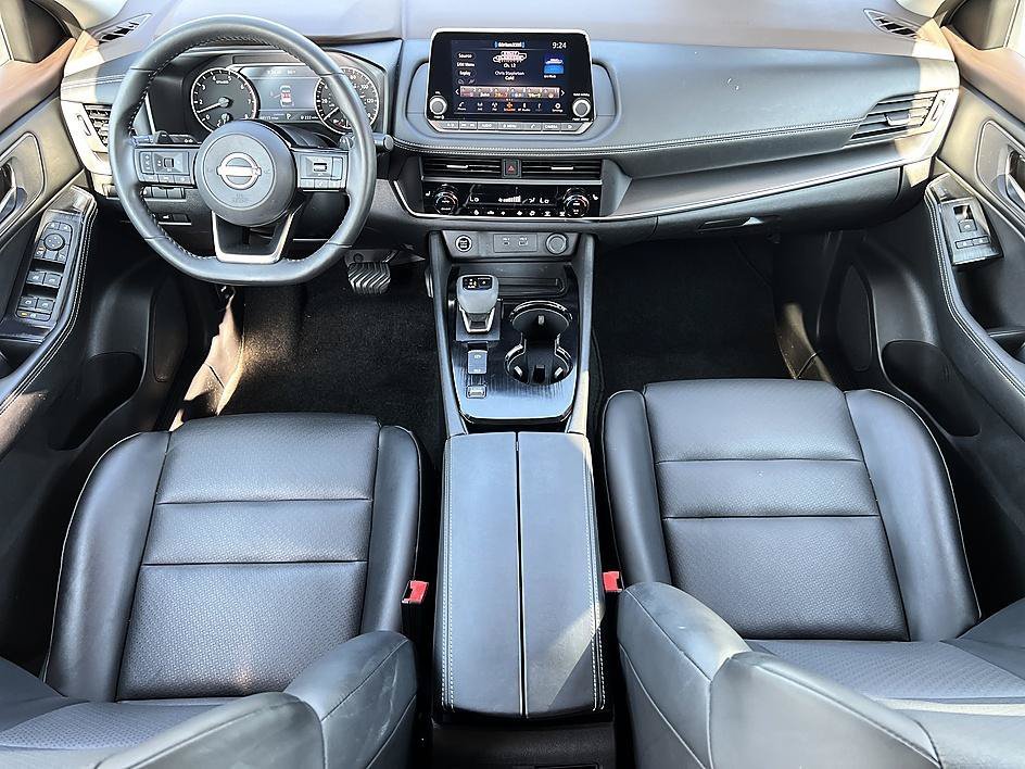 Used 2023 Brilliant Silver Metallic Nissan SV image 18