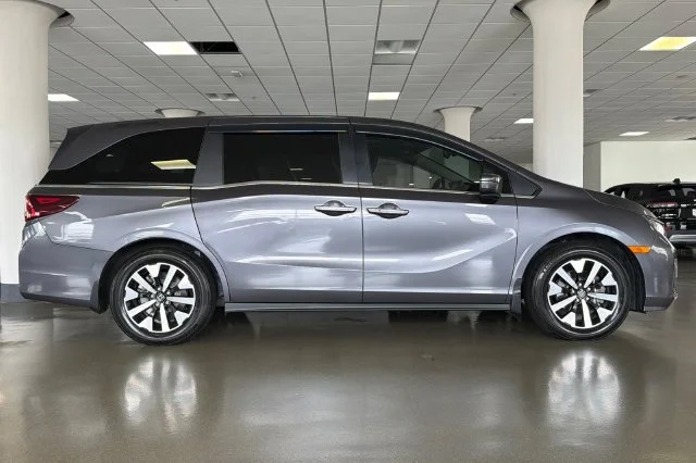 Used 2026 Modern Steel Metallic Honda EX-L image 3