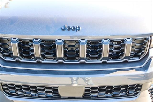 New 2026 Baltic Gray Metallic Clear-Coat Exterior Paint Jeep Limited image 12