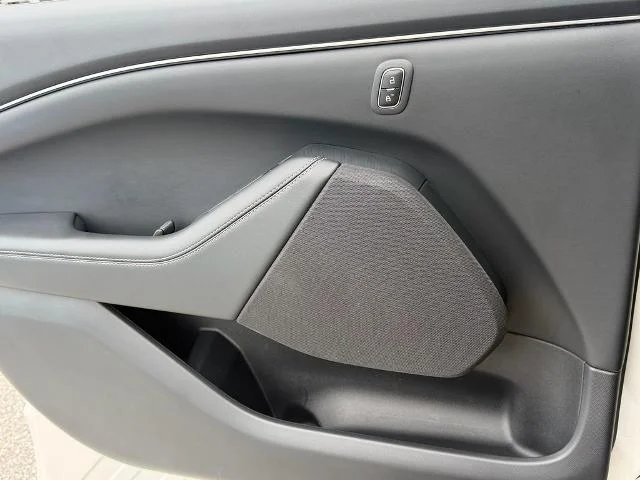 Used 2024 White Metallic Ford Select image 51