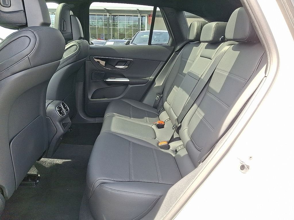 Used 2026 Polar White Mercedes-Benz GLC 300 image 5