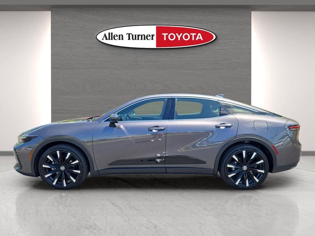 Certified Used 2024  Toyota Platinum image 10