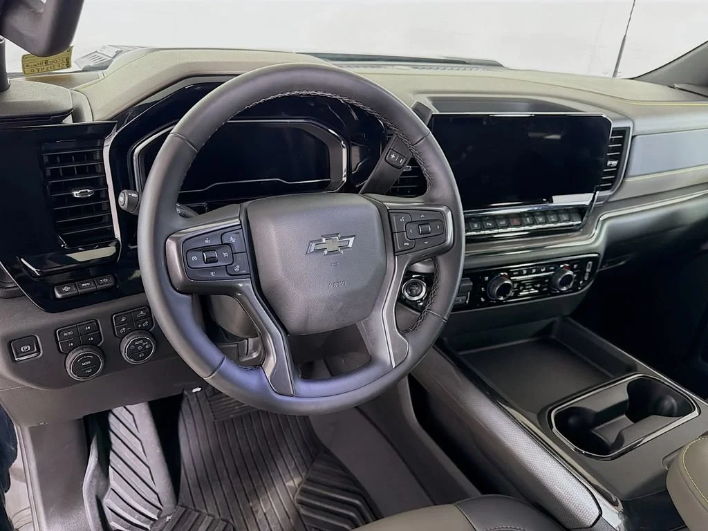 Used 2025 Black Chevrolet ZR2 image 13