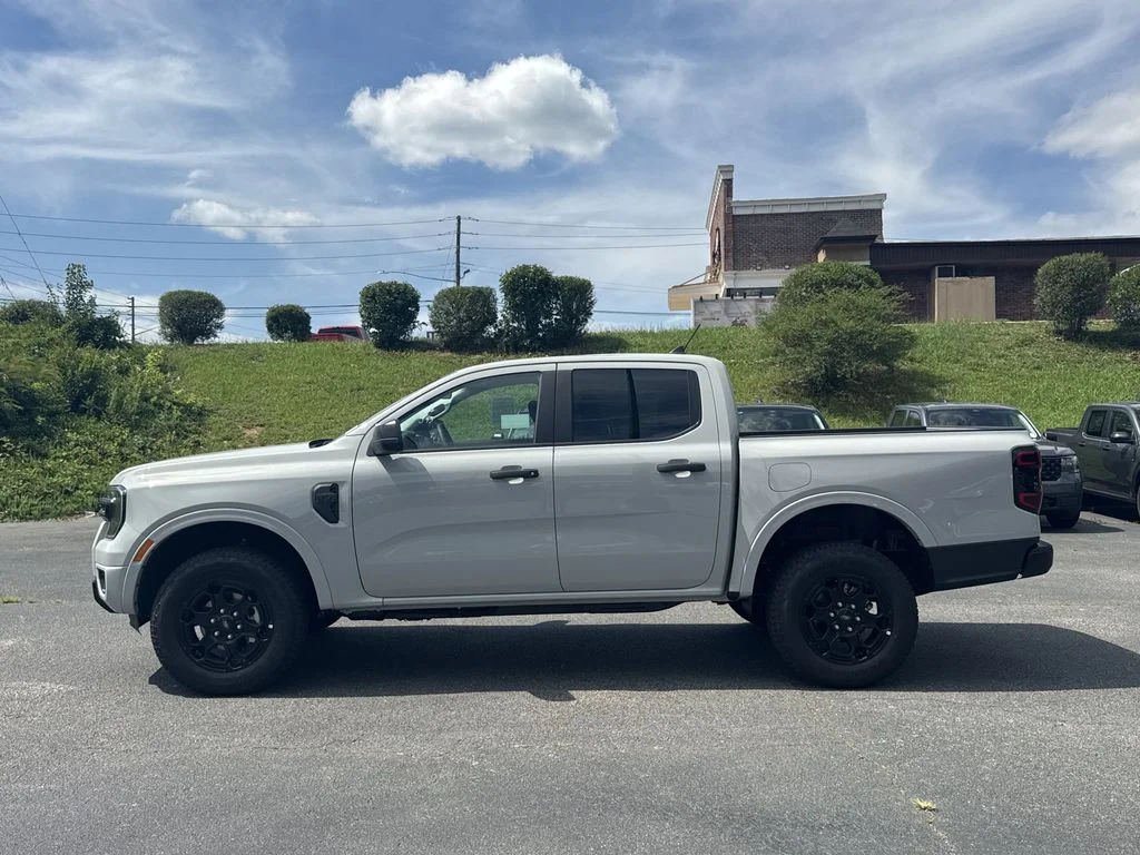 New 2026 White Ford XLT image 4