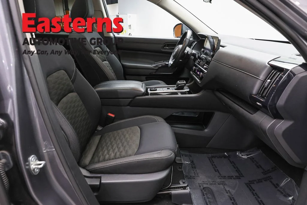 Used 2023 Gray Nissan SV image 25