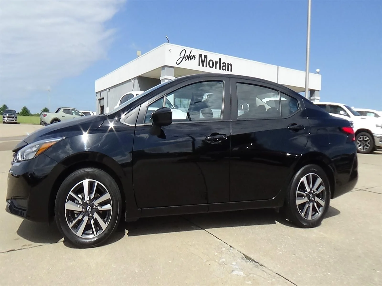 Used 2025 Super Black (kh3) Nissan SV image 1