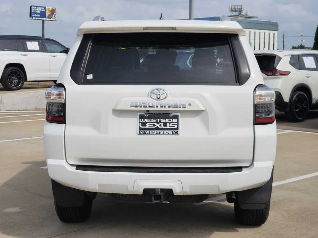 Used 2016 Super White Toyota SR5 Premium image 6