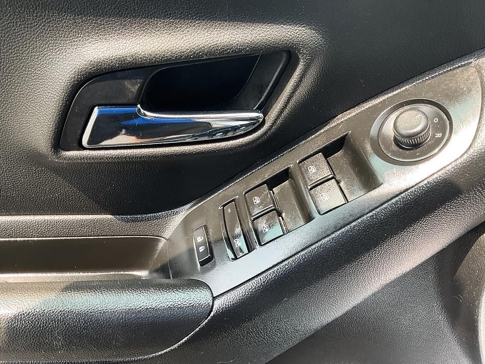 Used 2020 Silver Chevrolet LT image 27