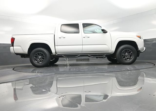 Used 2020 White Toyota SR image 42