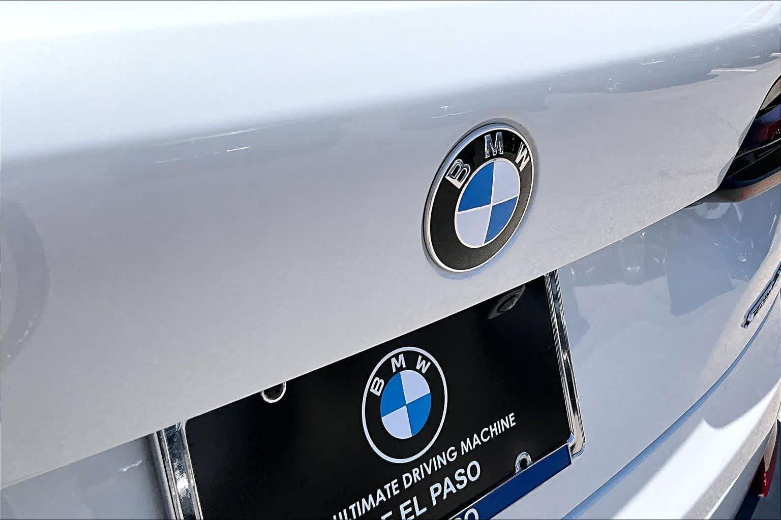 Used 2025 Mineral White Metallic BMW sDrive40i image 9