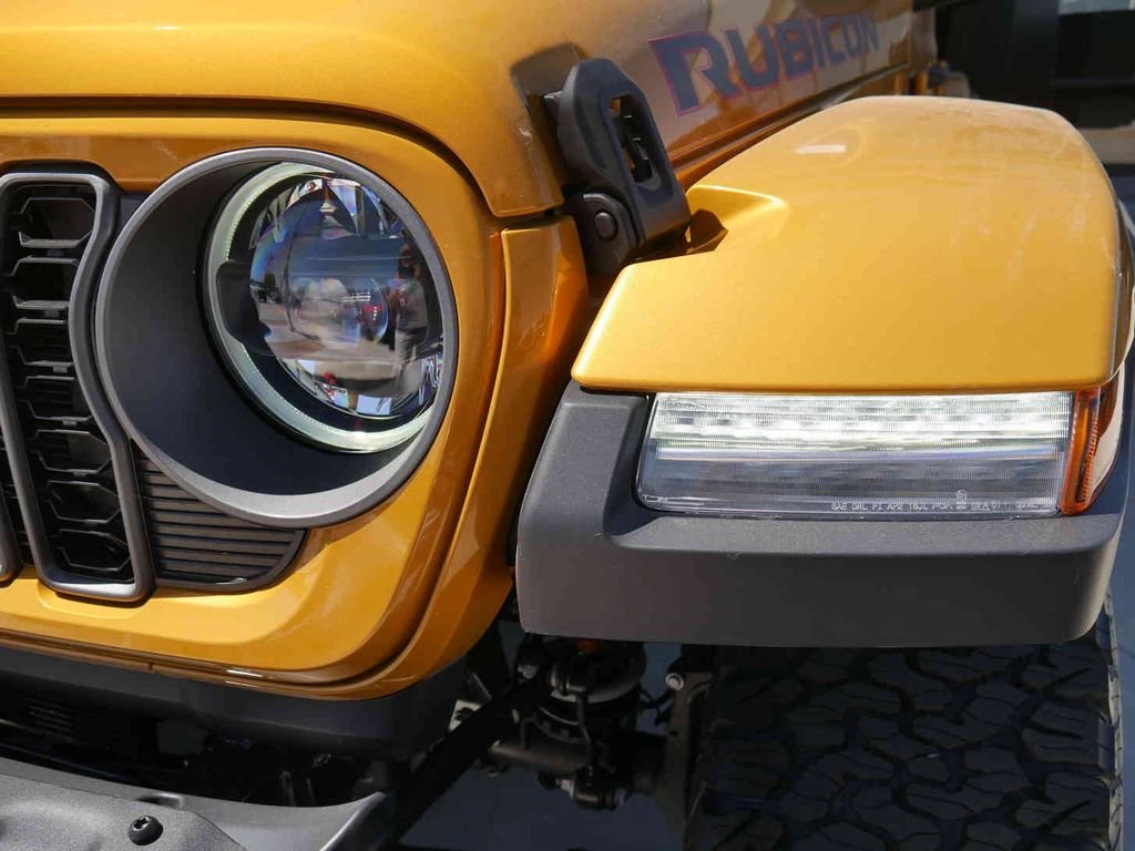 New 2026 Goldilocks Exterior Paint Jeep  image 24