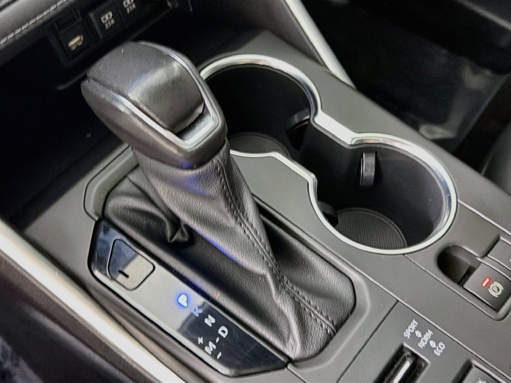 Used 2021  Toyota XLE image 17