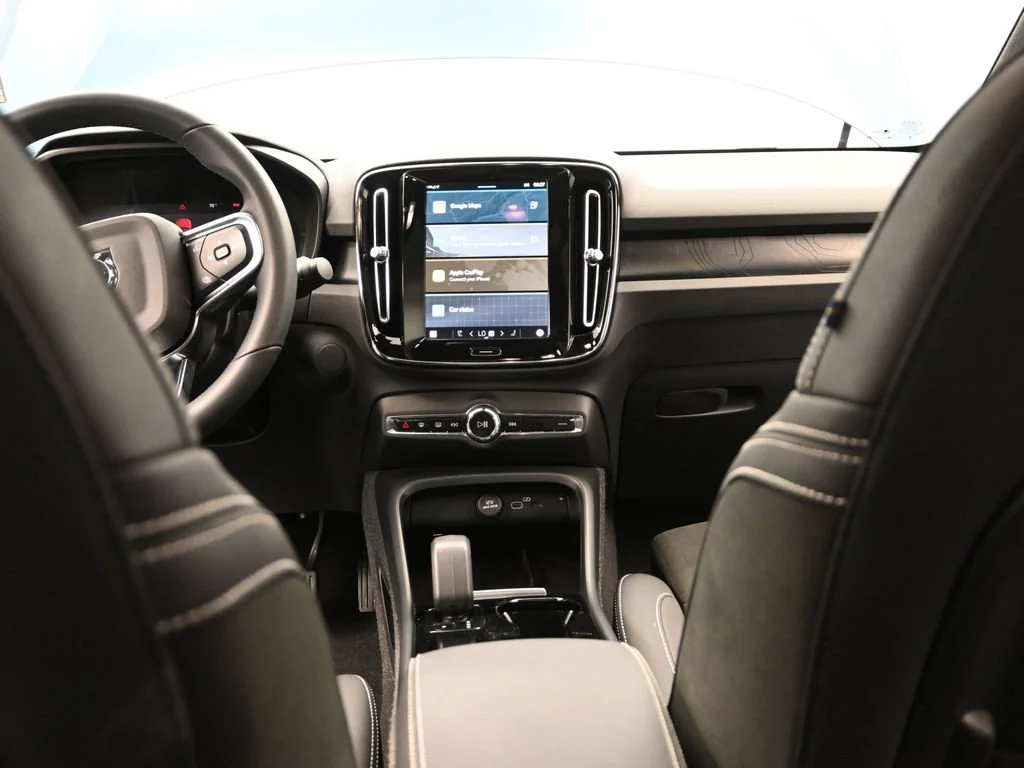 Certified Used 2022 Blue Volvo Ultimate image 11