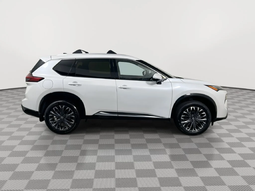 New 2026 Everest White Pearl TriCoat Nissan Platinum image 9
