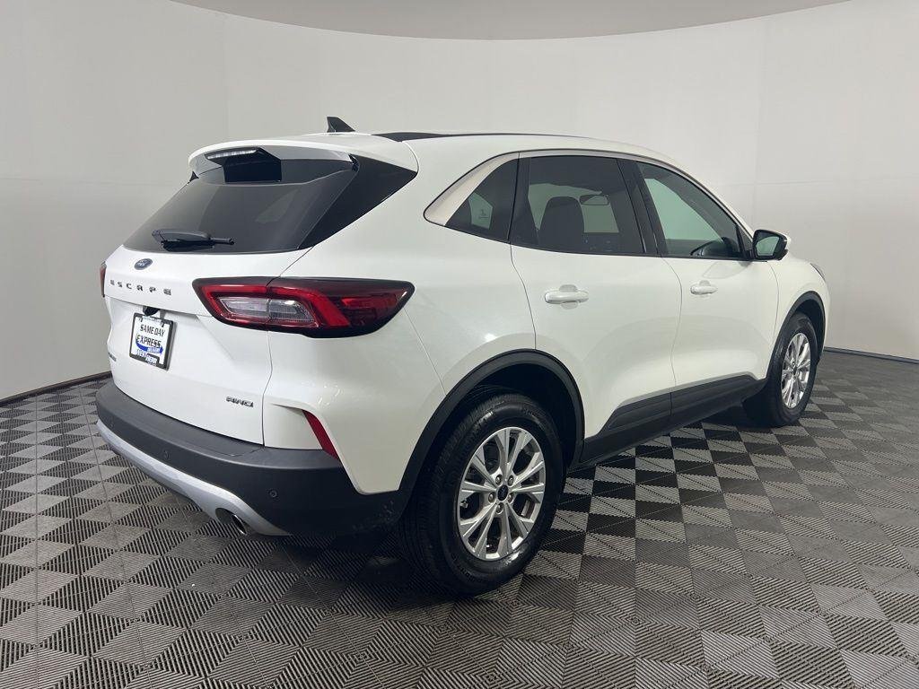 Used 2023 White Metallic Ford Active image 4