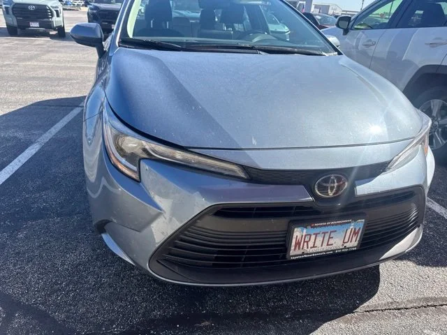Used 2025  Toyota LE image 9