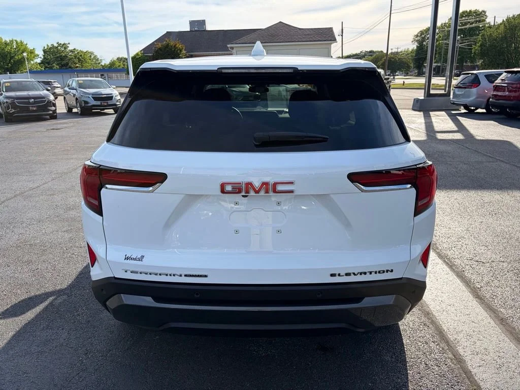 Used 2025 Summit White GMC Elevation image 6