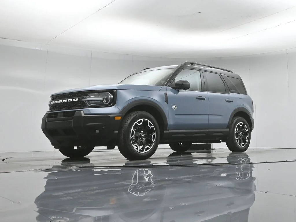 Certified Used 2025 Gray Ford Outer Banks image 47