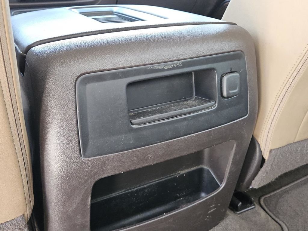 Used 2018 Silver GMC Denali image 39
