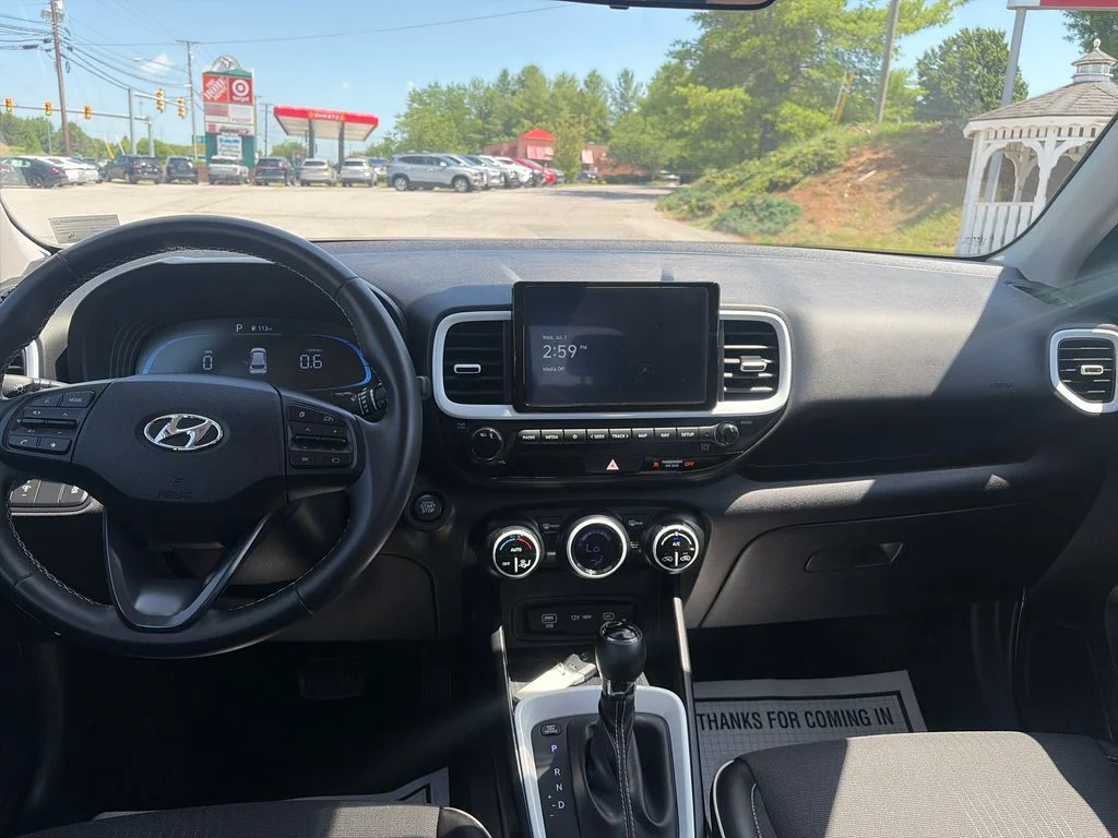 Used 2025 White Hyundai Limited image 13