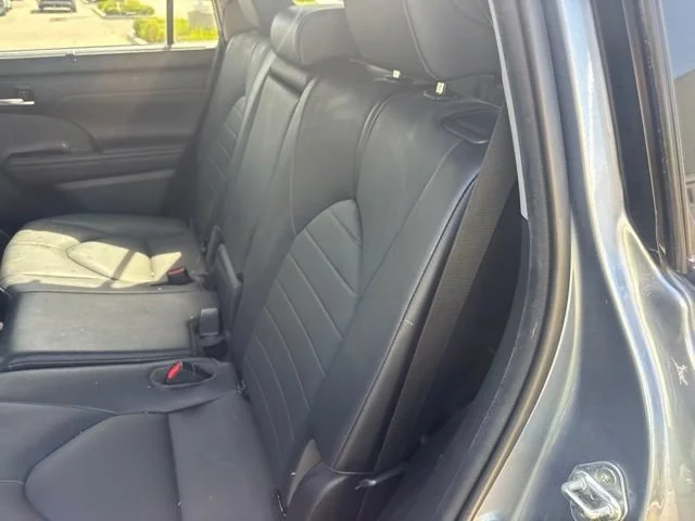 Used 2020 Moon Dust Toyota XLE image 5