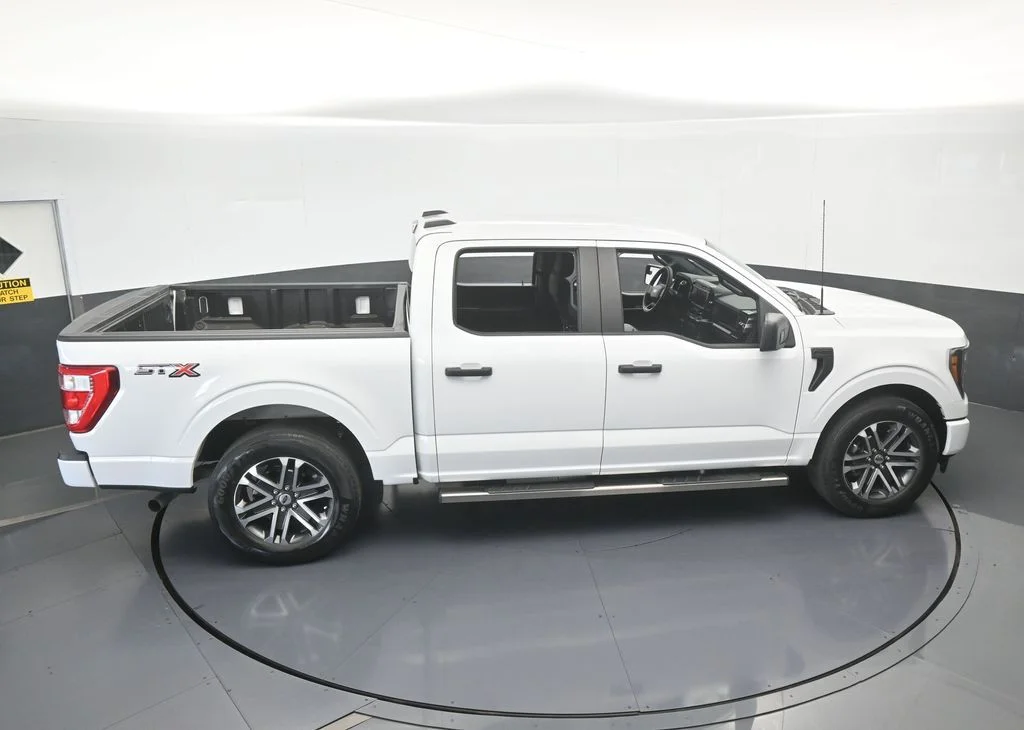 Used 2023 Oxford White Ford XL image 45
