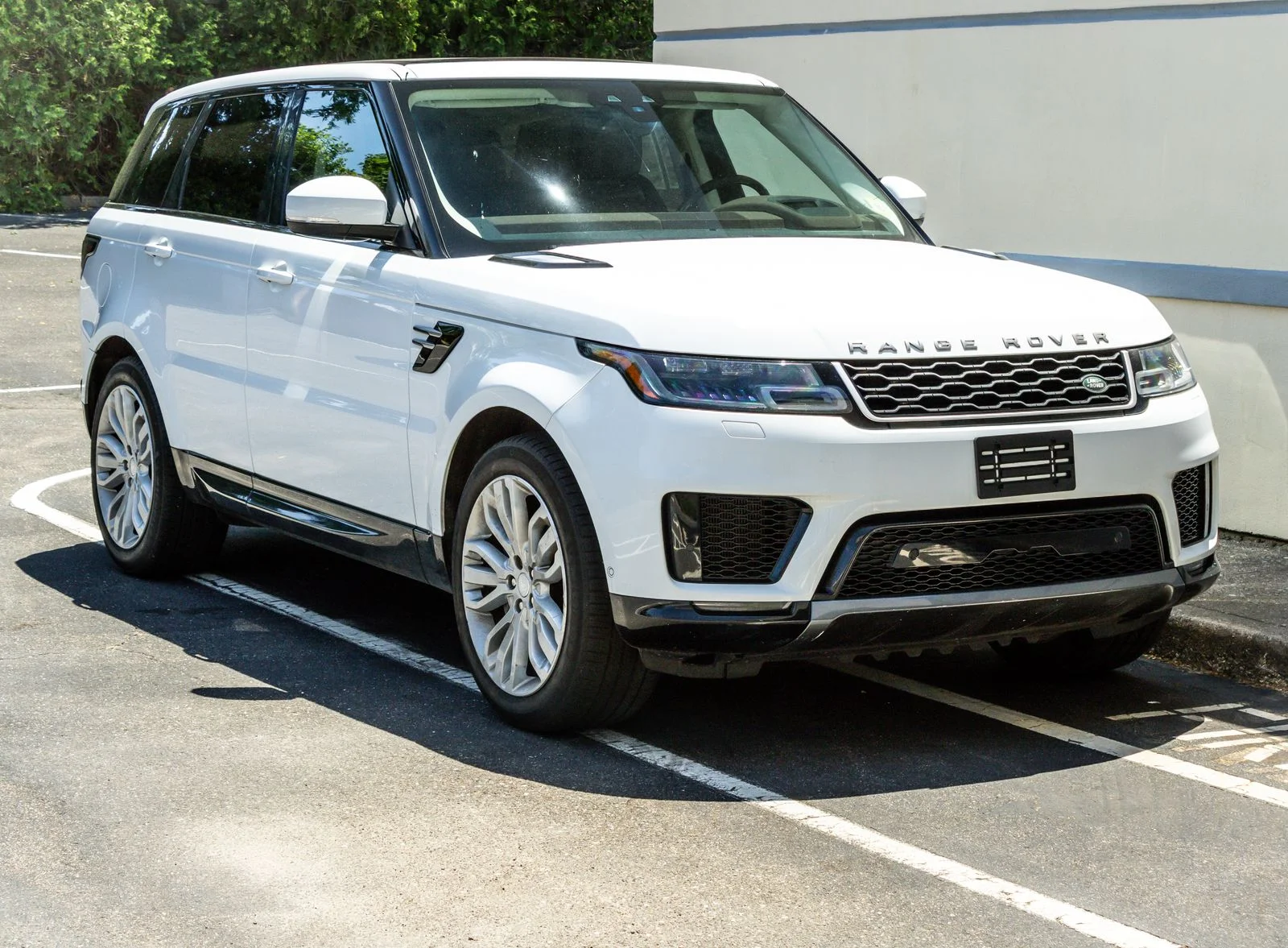 Used 2019 White Land Rover HSE image 10
