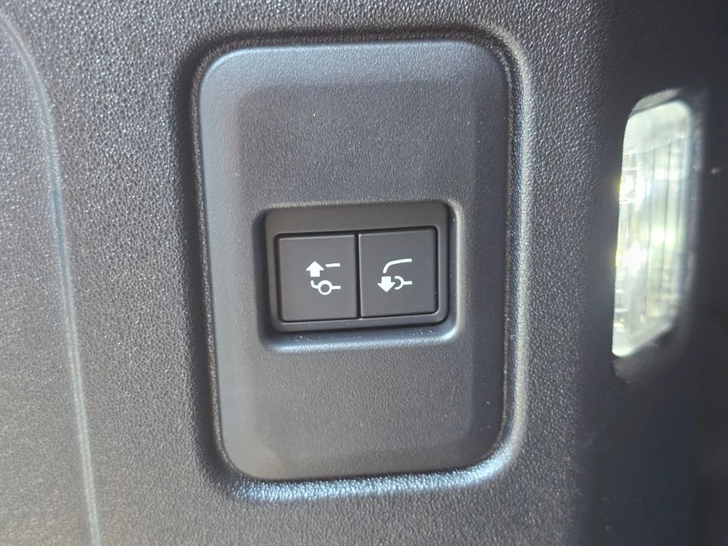 New 2026 Sedona Red LAND ROVER X-Dynamic SE image 12