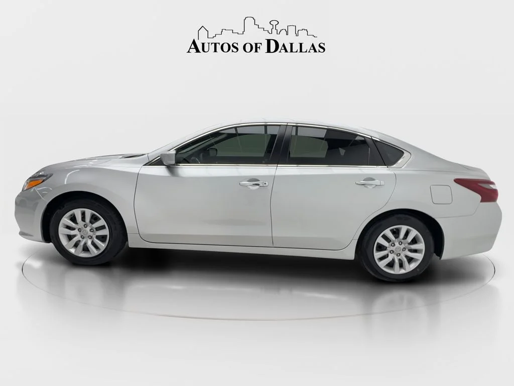 Used 2018 Silver Nissan 2.5 S image 5