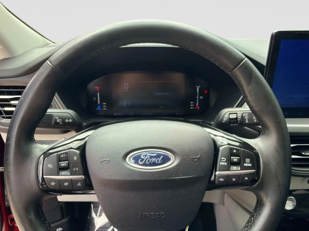 Used 2023 Red Ford Active image 26