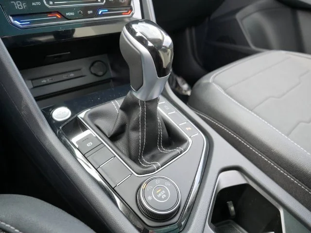 New 2026 White Volkswagen 1.5T SE Black image 12