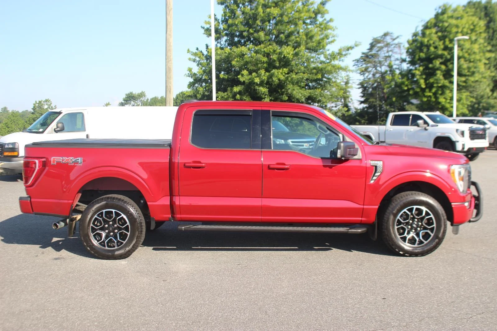 Used 2021 Red Ford XL image 8
