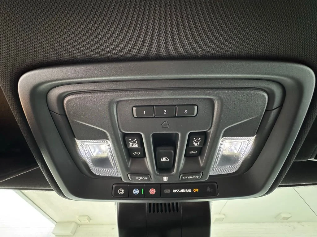 Used 2025 Beige Chevrolet High Country image 37