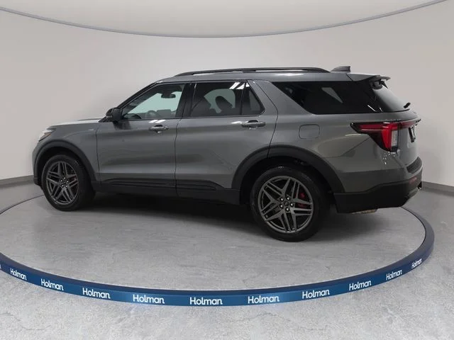 Used 2026 Gray Metallic Ford ST-Line image 9